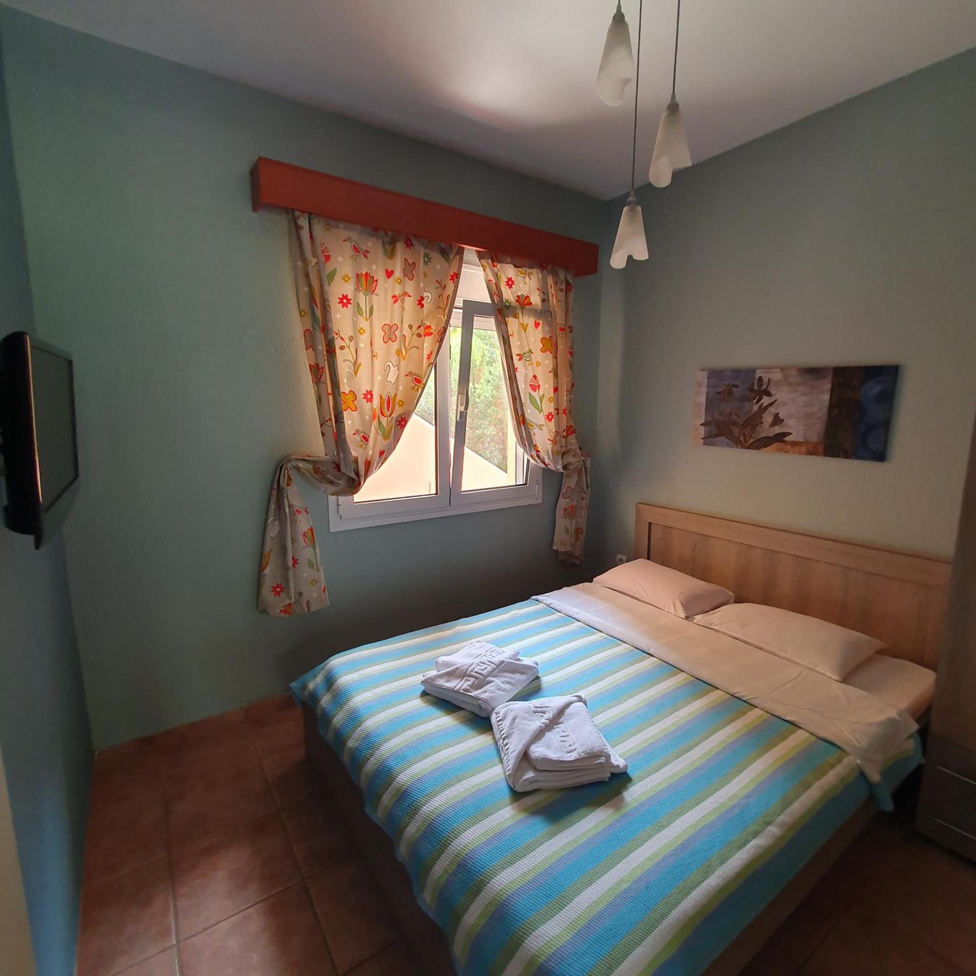 Agrili Apartments & Rooms Elia Nikitis Oda fotoğraf